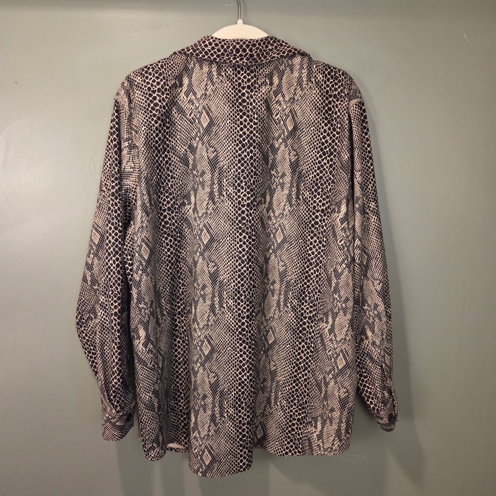 Casual Corner Annex Women's Long Sleeve Button Up Blouse Size 1X Snake Print - Picture 2 of 10